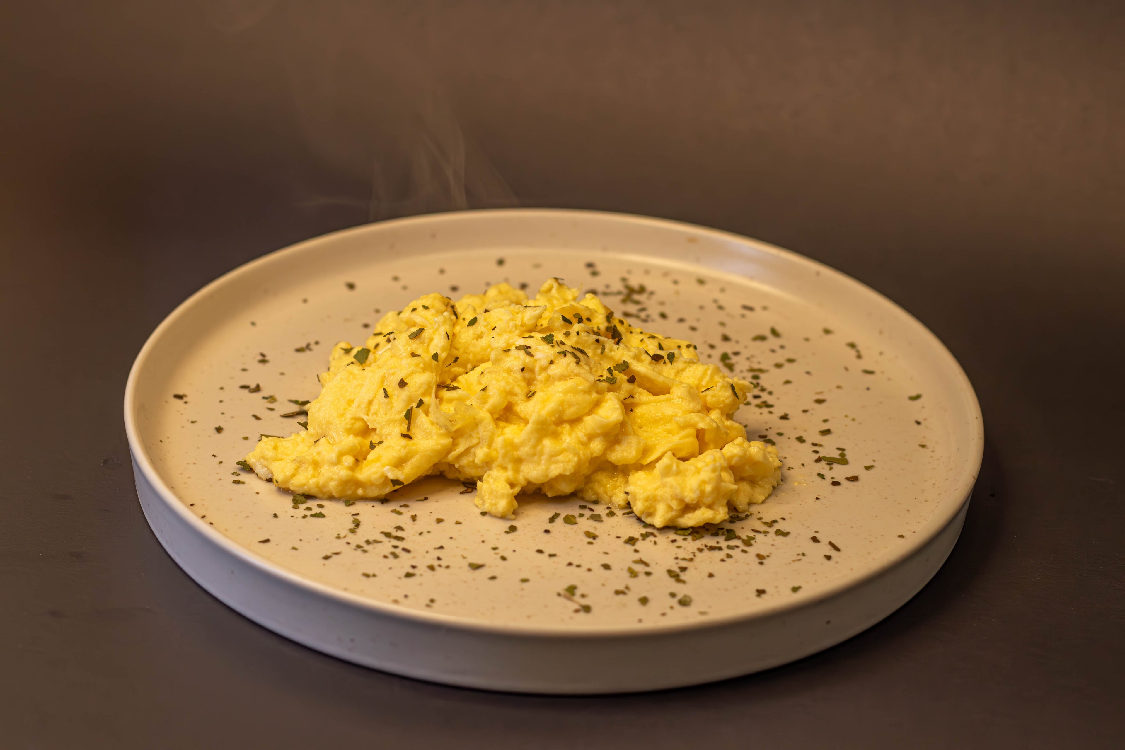 7 Secretos que Transformarán tus Huevos Revueltos de Básicos a Extraordinarios